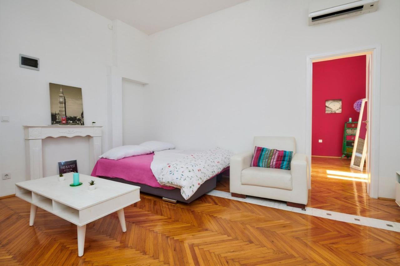 Excellent City Apartment In Antic Pula Exterior foto