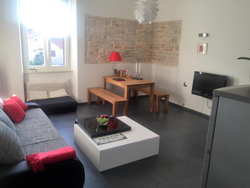 Excellent City Apartment In Antic Pula Exterior foto