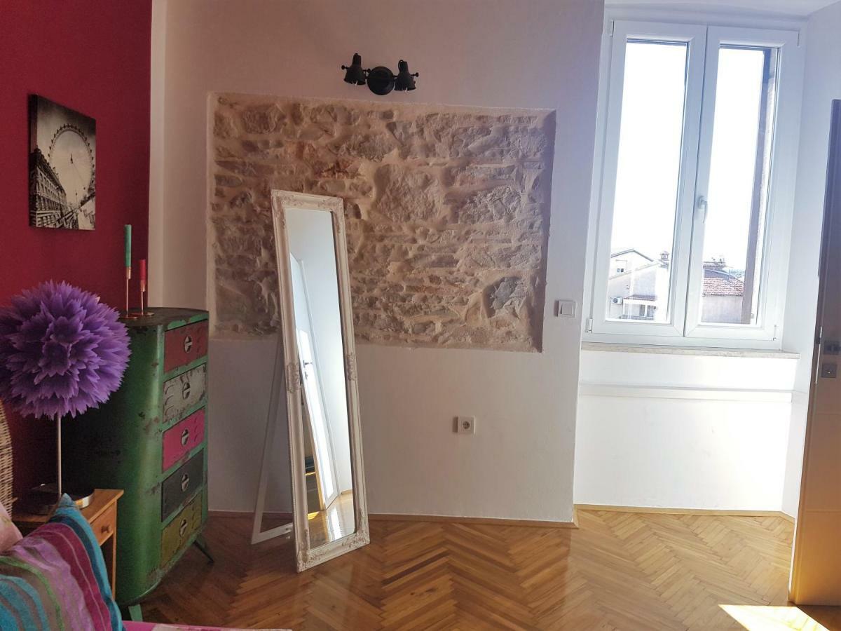 Excellent City Apartment In Antic Pula Exterior foto